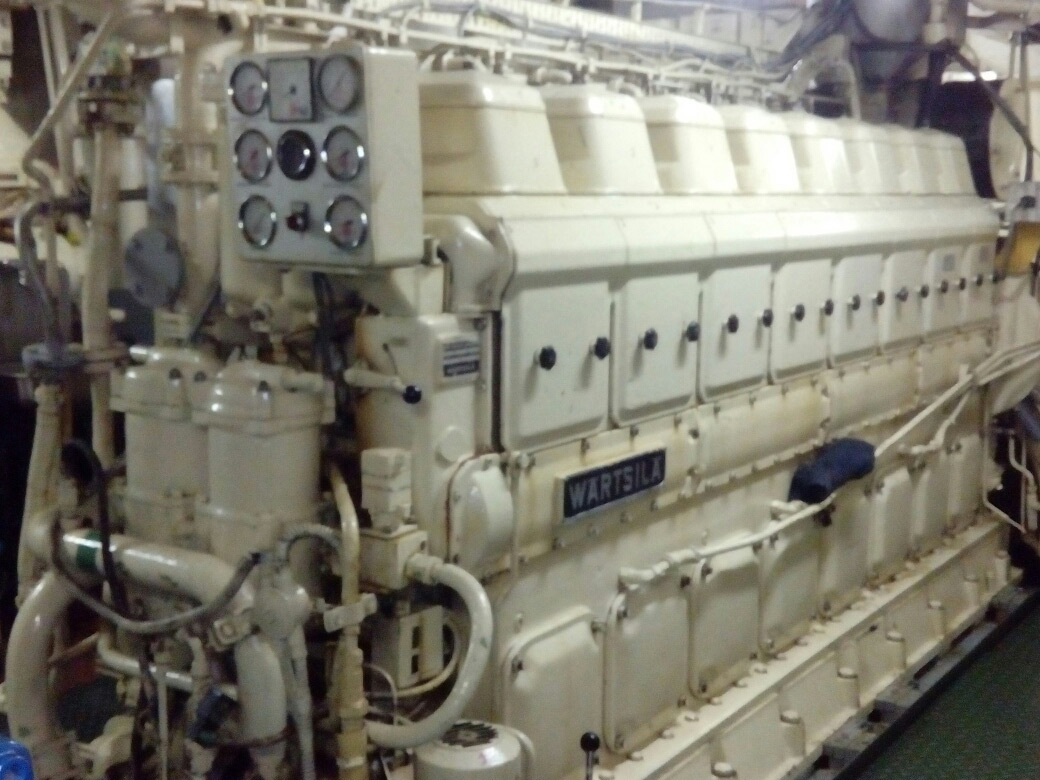 Ремонт главных и вспомогательных судовых двигателей